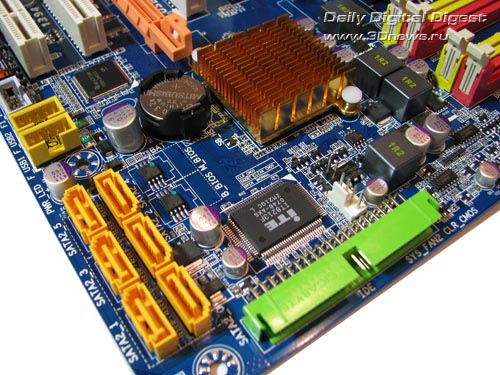 Gigabyte EP43-DS3, угол платы