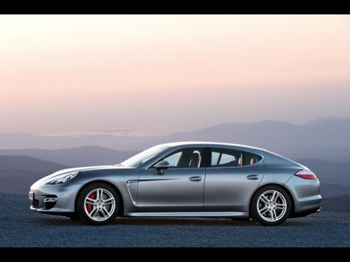  Porsche Panamera 4 