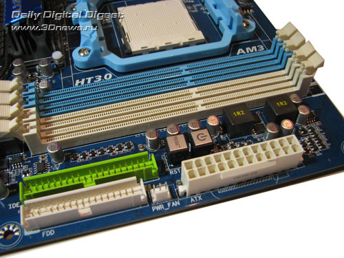  Gigabyte MA790FXT-UD5P слоты DIMM 