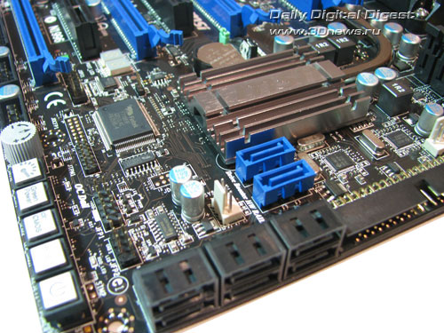  MSI 790FX-GD70 угол 