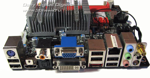  Zotac IONITX-A-E задняя панель 