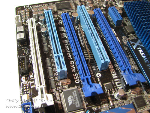  ASUS P6X58D Premium слоты 