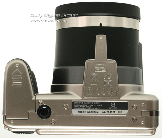  Olympus SP-800UZ. Вид снизу 