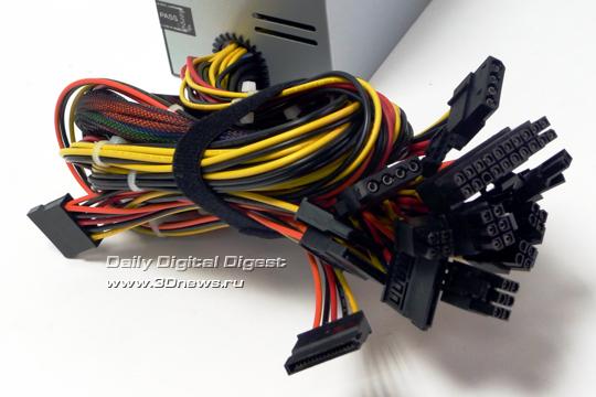 aerocool700_08.jpg 