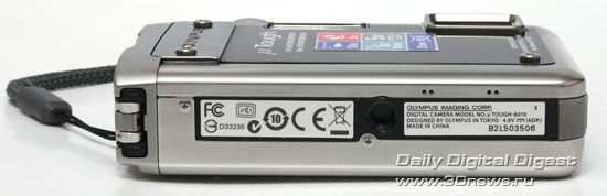  Olympus &micro; TOUGH-8010. Вид снизу 