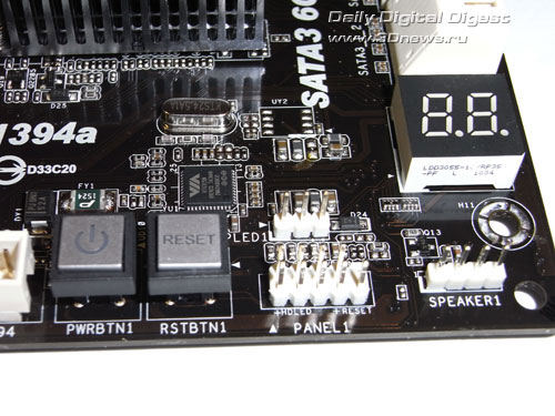  ASRock 890GX Extreme3 buttons 
