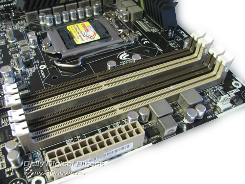 ASUS Sabertooth P67 DIMMs
