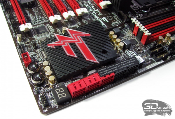  ASRock Fatal1ty X79 Champion угол 