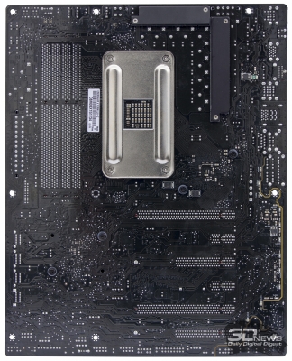 Задняя сторона материнской платы &mdash; обзор материнской платы ASUS Crosshair V Formula-Z 