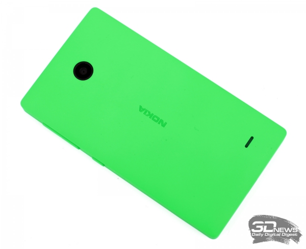  Nokia X: back view 