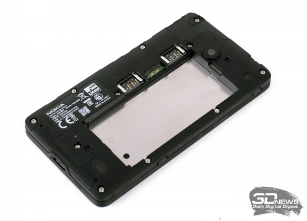  Nokia X: microSD and two micro-SIM slots 