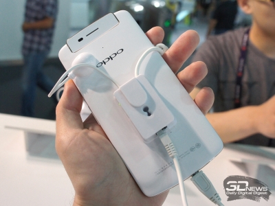  Oppo N1 mini: back 