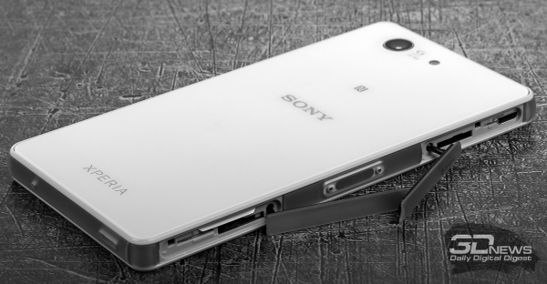  Sony Xperia Z3 Compact &ndash; расположение слотов для карточек и интерфейсов 