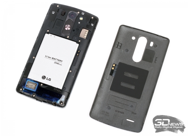  LG G3s LTE со снятой задней крышкой 