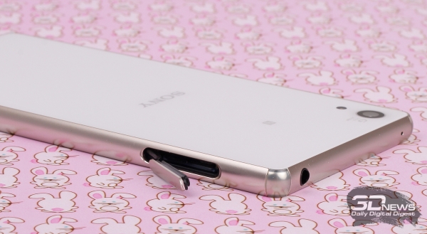  Sony Xperia Z3+ &ndash; верхний торец 