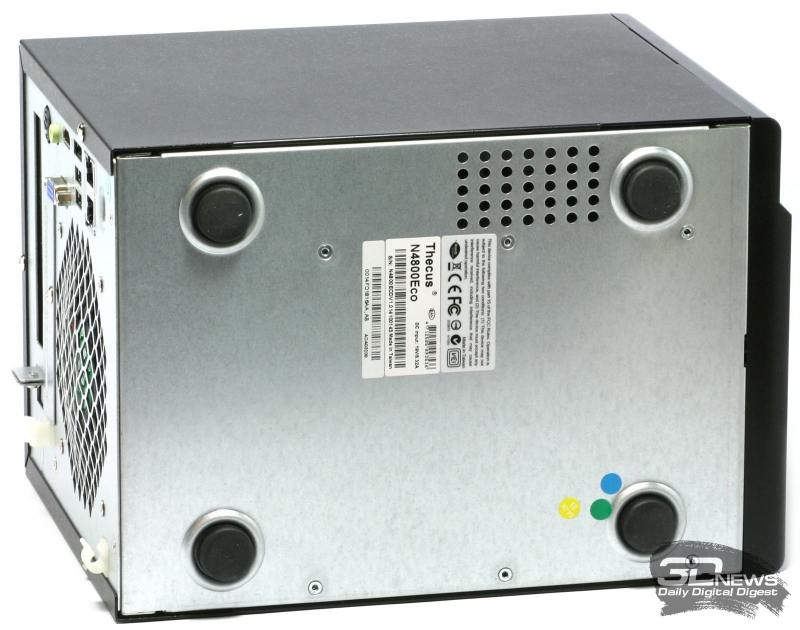  Внешний вид NAS Thecus N4800ECO 