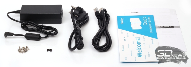  Комплект поставки Synology DS216play 