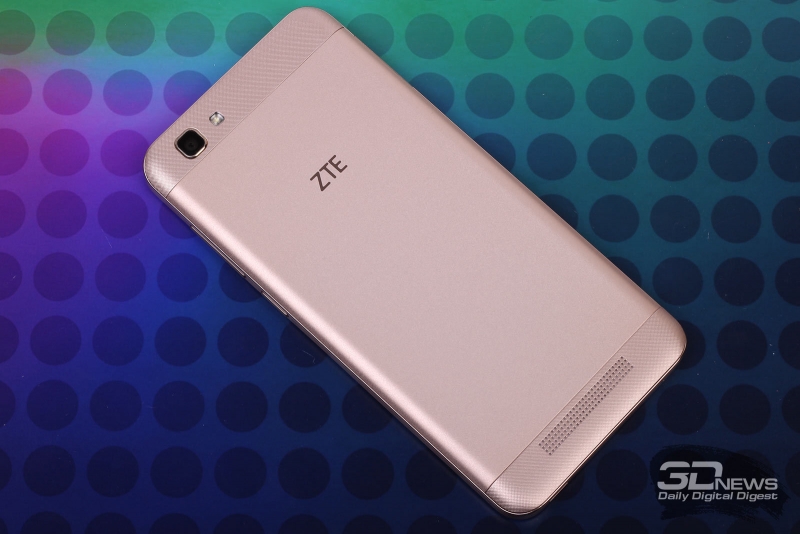  ZTE Blade A610 &ndash; задняя панель 