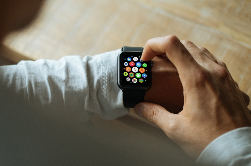  Первое, что приходит на ум &ndash; это, конечно, Apple Watch 