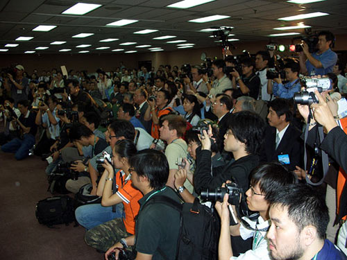  журналисты на Computex 2006 