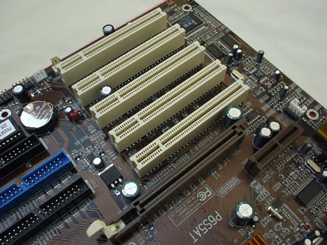 Elitegroup P6S5AT Slots