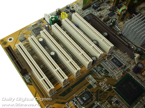 DFI NB76-EA Slots