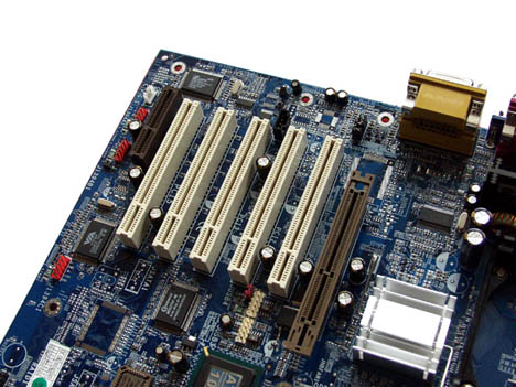  Biostar P4TDH SLOTs 