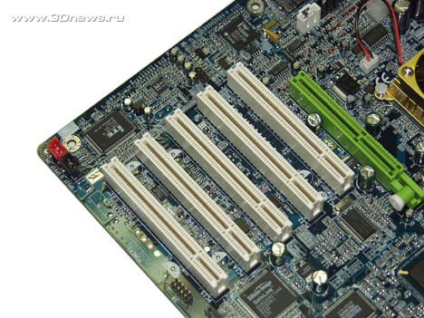  Gigabyte 8INXP Slots 