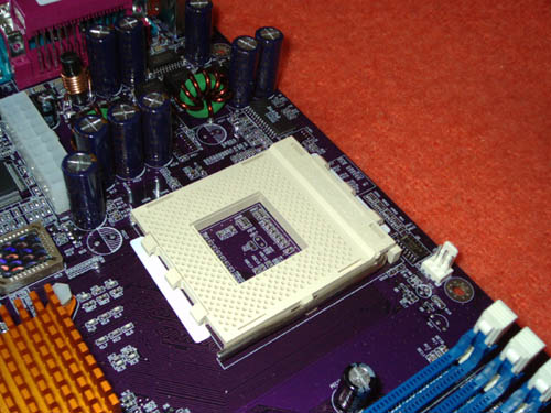 Elitegroup L7VTA Socket
