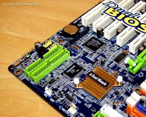  Gigabyte SINXP1394 Corner 