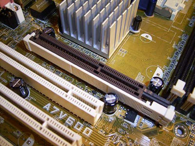 Asus A7V600 AGP