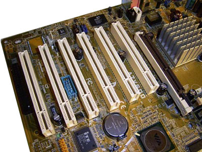 Asus A7V600 Slots