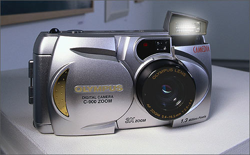  Olympus C-900Z 