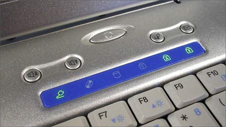 RoverBook Partner E415